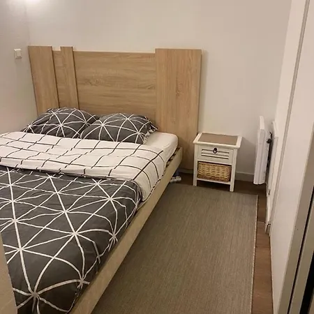 Apartment Avec Piscine 5 Min A Pieds Des Plages