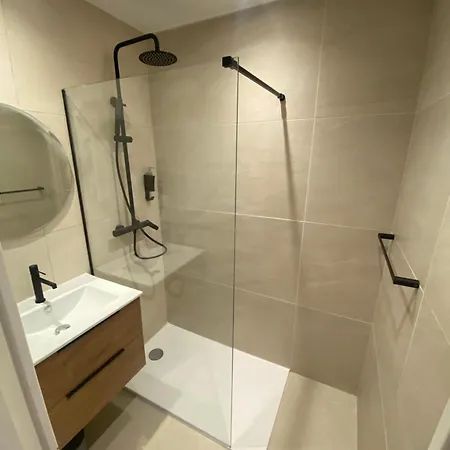 Apartment Avec Piscine 5 Min A Pieds Des Plages